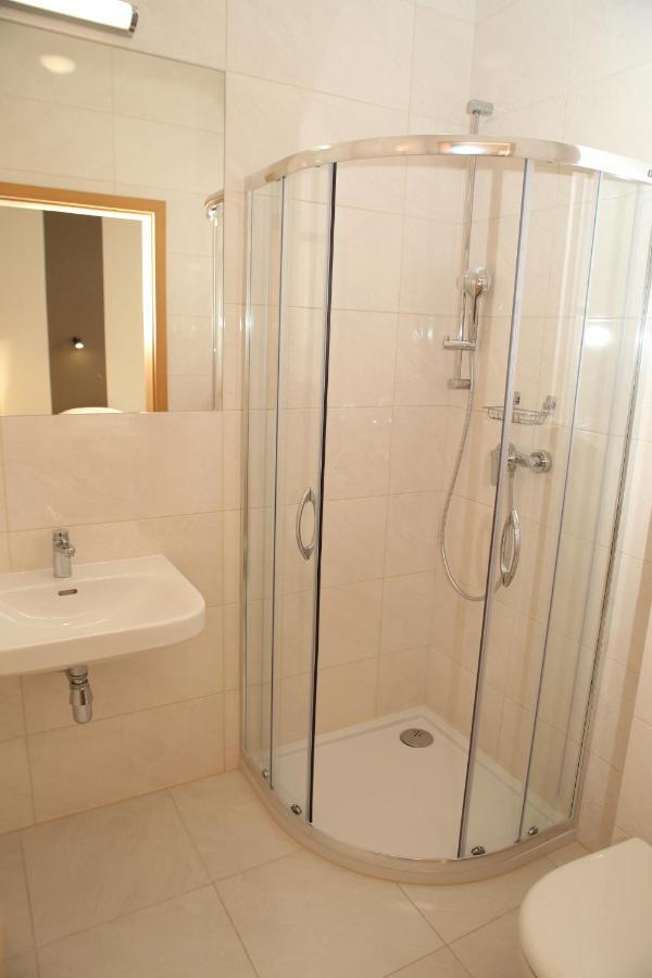Hotel Gaja Warsaw Luaran gambar