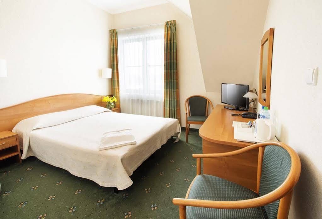 Hotel Gaja Warsaw Luaran gambar
